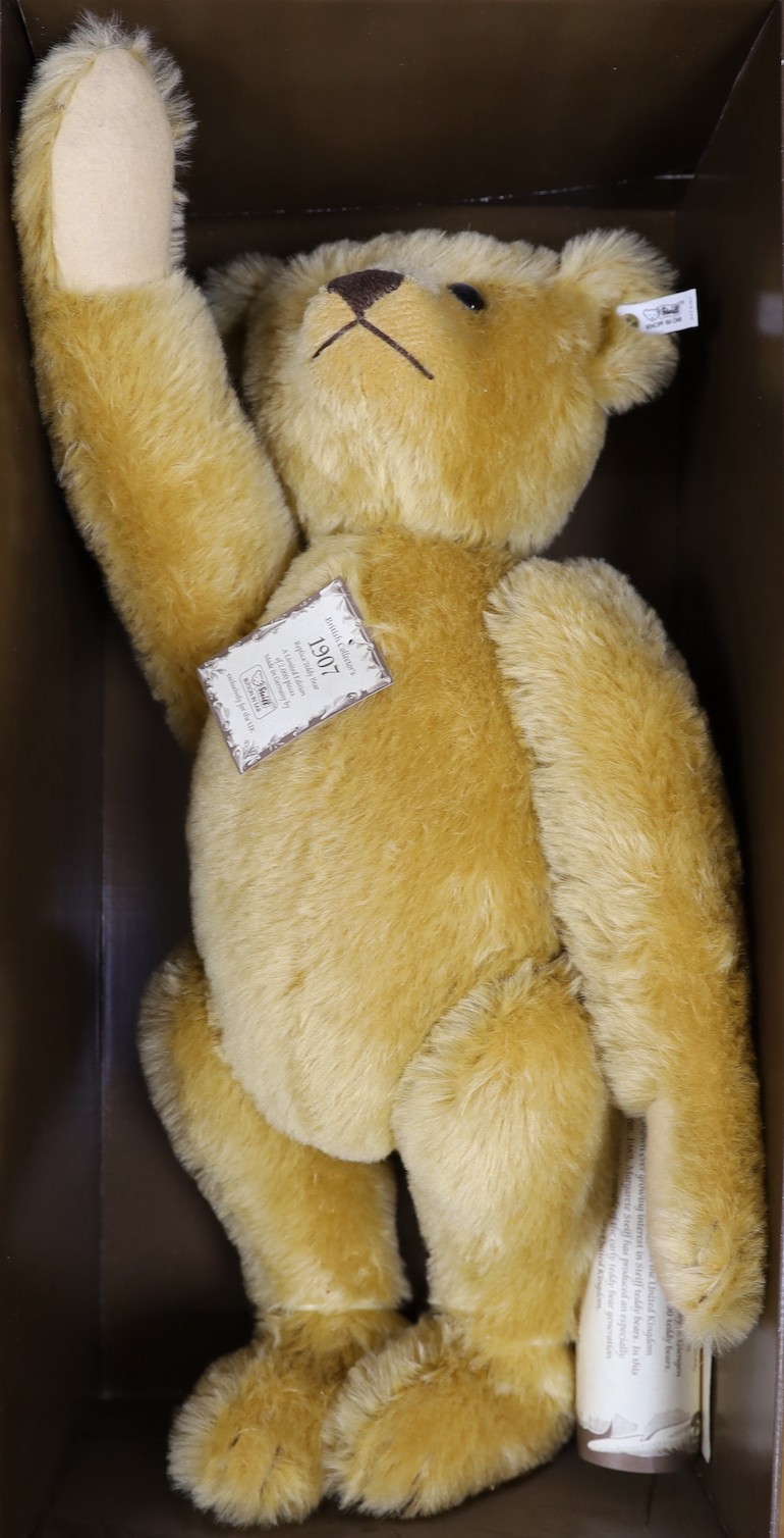 A limited edition British Collectors Teddy Bear, cert./box 1907, 55cm